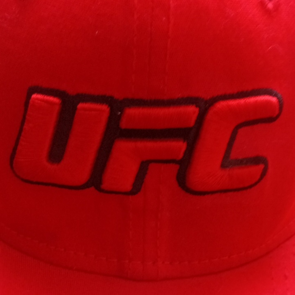 UFC Hat - Picture 2 of 5